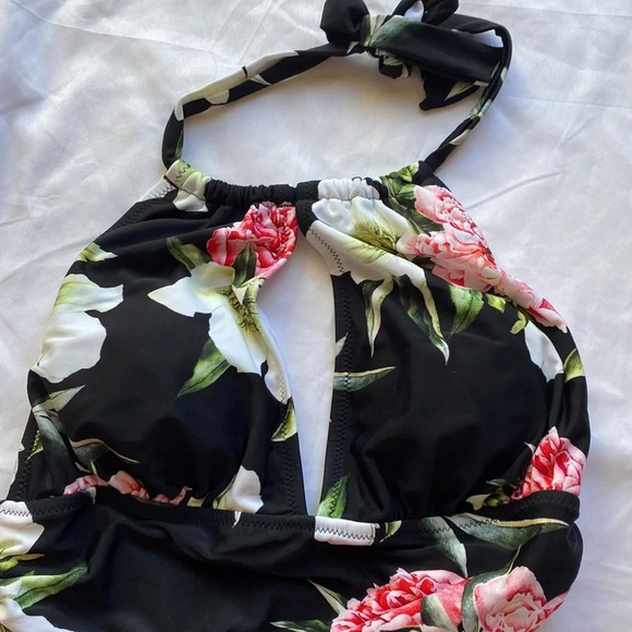 Cupshe Keep Secrets One Piece Halter Swim Suit Floral Slimming Flattering Large‎ - Picture 6 of 10